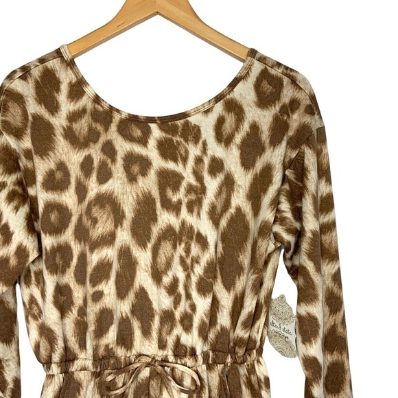 Altar’d State Leopard Long Sleeve romper Medium Cream Brown Animal Pint Pockets - Picture 4 of 11